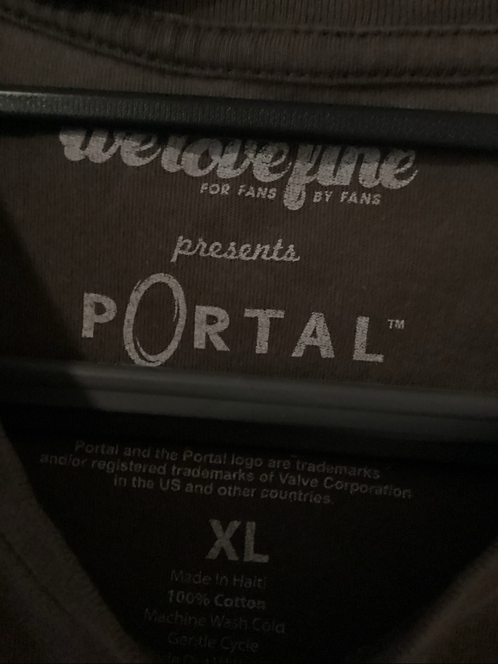 Men’s Tshirt Portal Game Exclusive Size XL - Picture 2 of 2